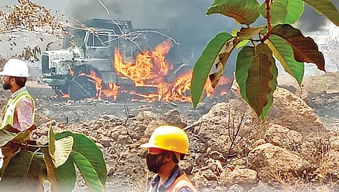 गोवा : मोप विमानतळ परिसरात अग्नितांडव; सहा ट्रक खाक, लाखोंचे नुकसान