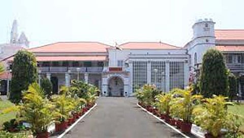 आणि उलगडले राजभवनावरील मेजवानीचे रहस्य