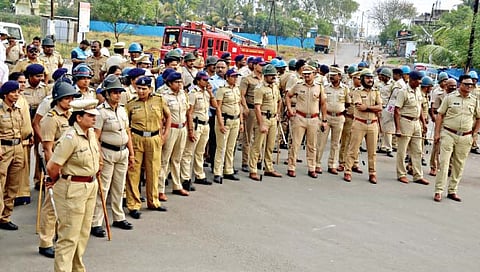 सांगली : नेत्यांच्या राजकारणात पोलिस, प्रशासन वेठीला