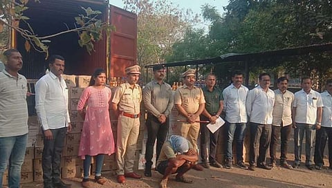 सोलापूर ‘उत्पादन शुल्क’ची मोठी कारवाई; ६७ लाखांची विदेशी दारू जप्त