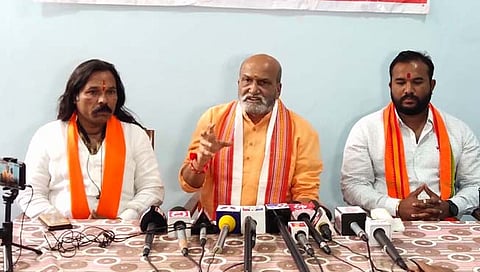 बेळगाव I सर्व मंदिर परिसरात मुस्लिमांना दुकाने थाटण्यास परवानगी देण्यात येवू नये : श्रीराम सेना