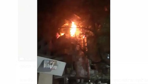 भुसावळमध्ये फ्लॅटला आग; वडिलांचा मृत्यू, मुलगा गंभीर