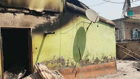 रामपूरहाट उपसरपंचांच्या हत्येनंतर जमावाने पाच घरांना आग लावली. यामध्ये सात जणांचा होरपळून मृत्यू झाला.