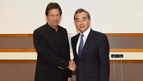 चीन पाकिस्तानला देणार फायटर जेटसह पाणबुड्या; भारताचं वाढलं टेन्शन