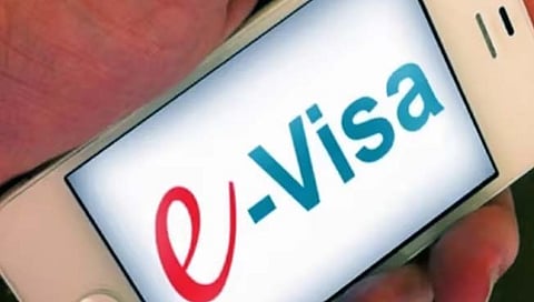 आंतरराष्ट्रीय हवाई वाहतूक सुरु झाल्यानंतर आता १५६ देशांसाठी ई- टुरिस्ट व्हिसा पुन्हा सुरु