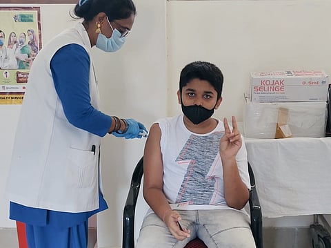 COVID19 vaccine : १२-१४ वयोगटातील ३ कोटी मुलांना मिळाला कोरोना लसीचा पहिला डोस