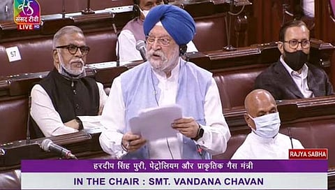 fuel price hike : ‘अमेरिकेत पेट्रोल दरवाढ ५५ टक्के झाली, भारतात फक्त ५ टक्के’