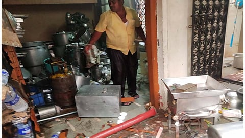 Cylinder explosion : जळगाव : सिलिंडरच्या स्फोटात एक ठार, एक जखमी