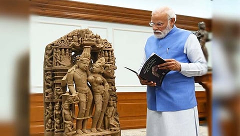 ऑस्ट्रेलियातून परत आणलेल्या पुरातन मूर्ती आणि वस्तूंची मोदींकडून पाहणी
