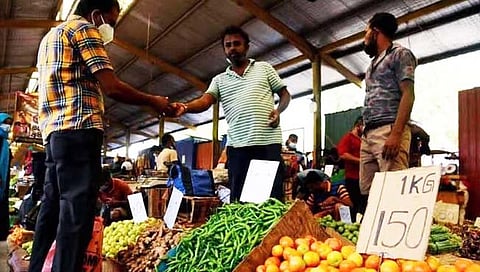 Sri Lanka Economic Crisis : एक कप चहा १०० रुपये, बटाटे २०० रुपये किलो; श्रीलंका का गेला आर्थिक रसातळाला?