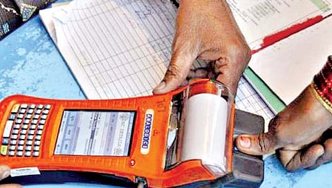 सोलापूर : महिना संपत आला तरी गरिबांना धान्य नाही