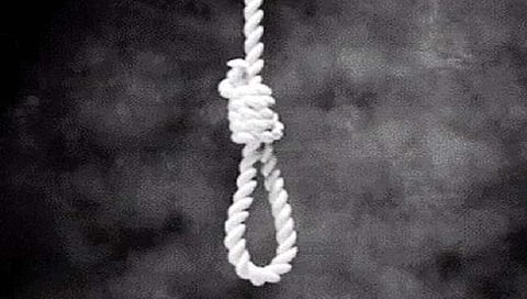 नगर: आई-वडिलांच्या त्रासामुळे संपविले जीवन, आजोबांच्या फिर्यादीने घटनेला मिळाले नवे वळण; गुन्हा दाखल