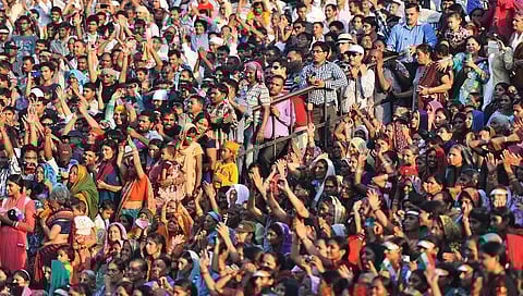 young population : देशातील निरागस बालपण हरवतंय, पण जवानी वाढत चाललीय !