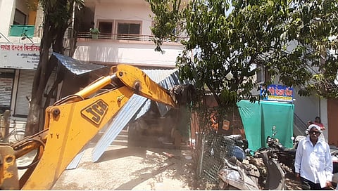 अतिक्रमण हटवले गणेश चौक,www.pudhari.news