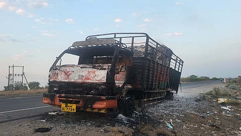 पुणे-नाशिक महामार्गावर आयशर टेम्पोला आग