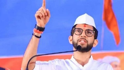 महाराष्ट्र पाकिस्तान आहे का? वेदांतावरून आदित्य ठाकरेंचा फडणवीसांना खरमरीत सवाल