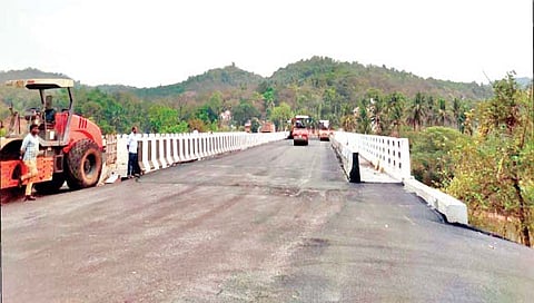 कणकवली : हायवे चौपदरीकरण; हत्ती गेला नि शेपूट राहिले!