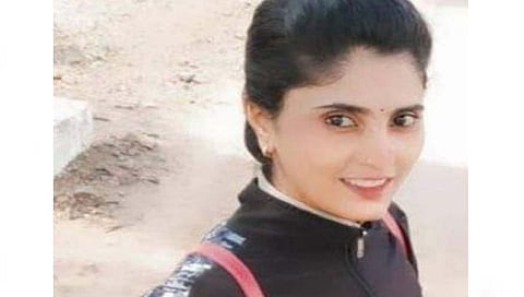 कोल्हापूर : कौटुंबिक वादातून महिला कॉन्स्टेबलची पोलीस लाईनमध्ये गळफास घेऊन आत्महत्या