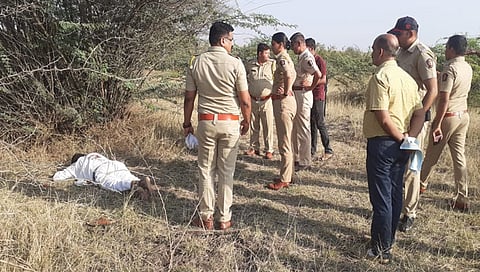 नाशिक : गळा चिरलेल्या अवस्थेत आढळला मृतदेह