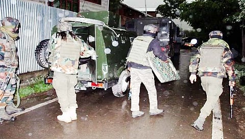 जम्मूमध्ये भीषण चकमक; ४ दहशतवादी ठार, तर १ जवान शहीद