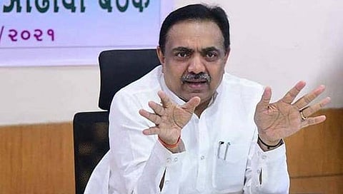 गेलेल्या आमदारांशी चर्चा सुरू, सर्व महाराष्ट्र शरद पवार यांच्या पाठीशी : जयंत पाटील