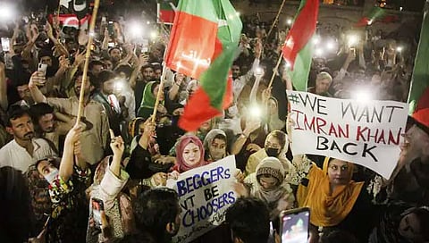 PTI : इम्रान खान यांच्या समर्थनार्थ हजारो नागरिक रस्त्यावर; लष्कराविरोधात घोषणाबाजी