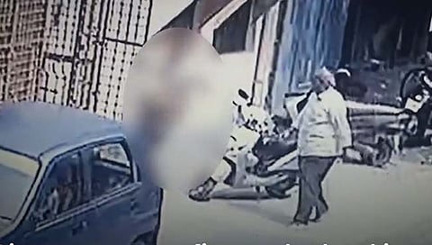 अंगाचा थरकाप उडवणारी घटना! बिझनेस व्यवस्थित सांभाळत नसल्यानं वडिलानं मुलाला जिवंत जाळलं