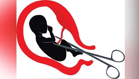 उमलण्यापूर्वी खुडल्या जातायत कळ्या..!