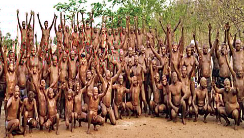 नाशिककरांनी लुटला मड बाथचा आनंद