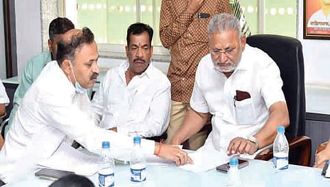 नाशिक : तुमचा इंटरेस्ट कशात, हे मला माहीत आहे ; माणिकरावांचा ‘इंटरेस्टिंग चिमटा’