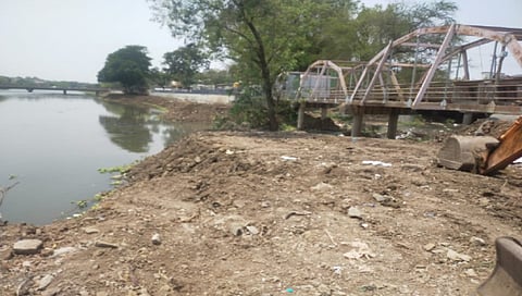 नाशिक : गोदापात्रातील मातीच्या भरावास याचिकाकर्त्याची हरकत