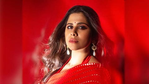 Sai Tamhankar : सईला लाल साडीत पाहून विश्वास नाही बसणार