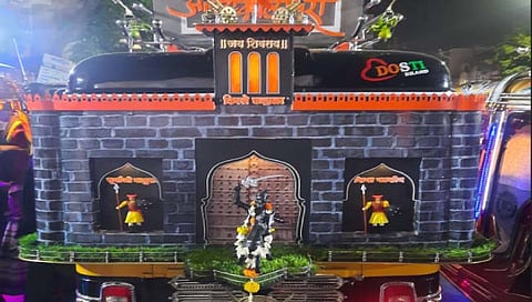 कोल्हापूर : रिक्षा सुंदरींचा थाटच न्यारा!