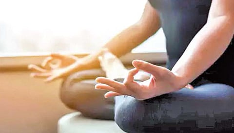 मेंदूत रोज येतात ६ हजार विचार; यातील नकारात्मक विचारांना ‘असे’ ठेवा दूर