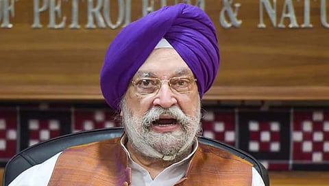 petroleum minister : दारुपेक्षा इंधनावरील कर कमी करा: पेट्रोलियम मंत्र्यांचा राज्य सरकारला टोला