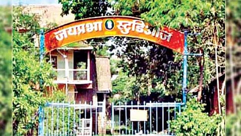 कोल्हापूर : पानपट्टीचालकाकडे साडेसहा कोटी कुठून आले? : रविकिरण इंगवले