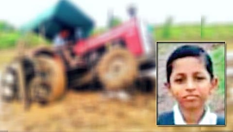 बेडग : एरंडोलीमध्ये कालव्यात ट्रॅक्टर पडून मुलाचा मृत्यू