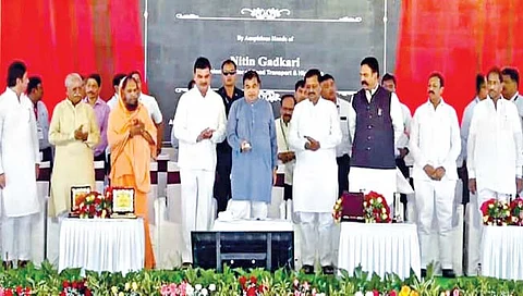 पेट्रोल, प्रदुषणमुक्तीसाठी देशात इलेक्ट्रिक हायवे बांधणार : नितीन गडकरी