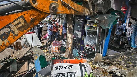 जहांगीरपुरी : सर्वोच्च न्यायालयाची ‘बुलडोझर’कारवाईवर पुढील आदेशापर्यंत स्थगिती !