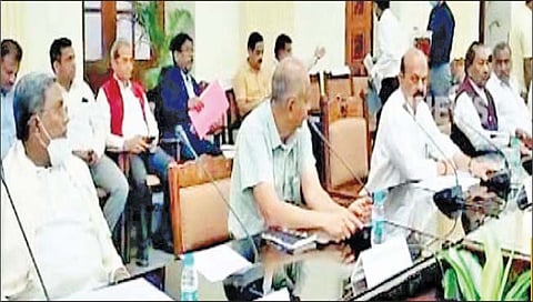 कर्नाटक : ‘राजकीय मागास’ शोधण्यासाठी आयोग