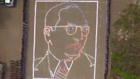 नाशिक : तीन हजार पुस्तके वापरत साकारली डॉ. बाबासाहेब आंबेडकर यांची प्रतिकृती (video)