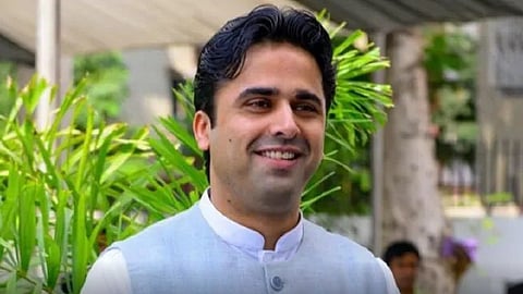 Faisal Patel : काँग्रेसचे ‘संकटमोचक’ अहमद पटेल यांच्या पुत्राचे ट्विट, “वाट पाहून मी…”