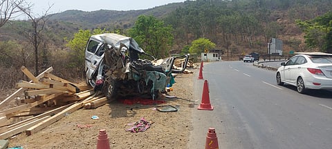 Horrific accident in Kamshet gorge; Hit the car of the container; Both died on the spot