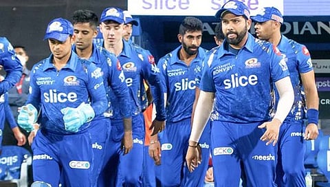 RCB VS MI : मुंबई संघ कोंडी फोडणार?, आरसीबीविरुद्ध आजचा सामना महत्त्वपूर्ण