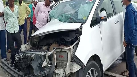 सांगली : ब्रम्हानंद पडळकर यांच्या गाडीला अपघात