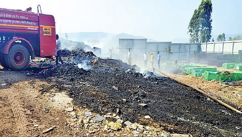 पाटण नगरपंचायतीच्या कचरा डेपोला आग