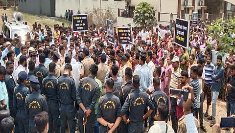 कोल्हापूर : पुलाची शिरोली येथील विद्यार्थी आत्महत्या प्रकरणातील मूकमोर्चास हिंसक वळण