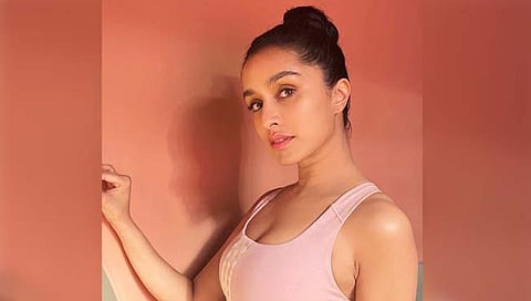 Shraddha Kapoor : श्रद्धाच्या बेबी पिंक रंगाच्या ‘स्पोर्ट्स ब्रा’नं चाहते घायाळ