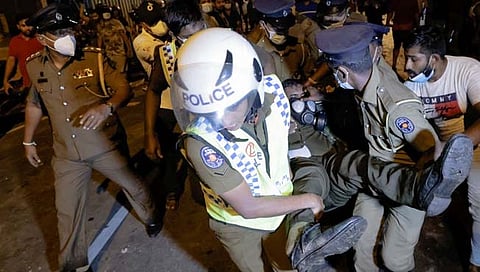 श्रीलंकेत आणीबाणी जाहीर, राष्ट्रपतींकडून घोषणा