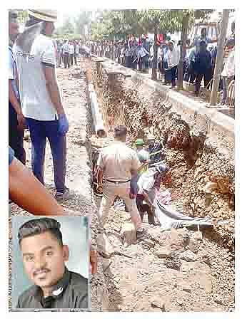 ड्रेनेजची पाइपलाइन करण्यासाठी खोदण्यात आलेला पंधरा ते वीस फूट खोल खड्डा. इन्सेट : मृत परशुराम मॅगेरी